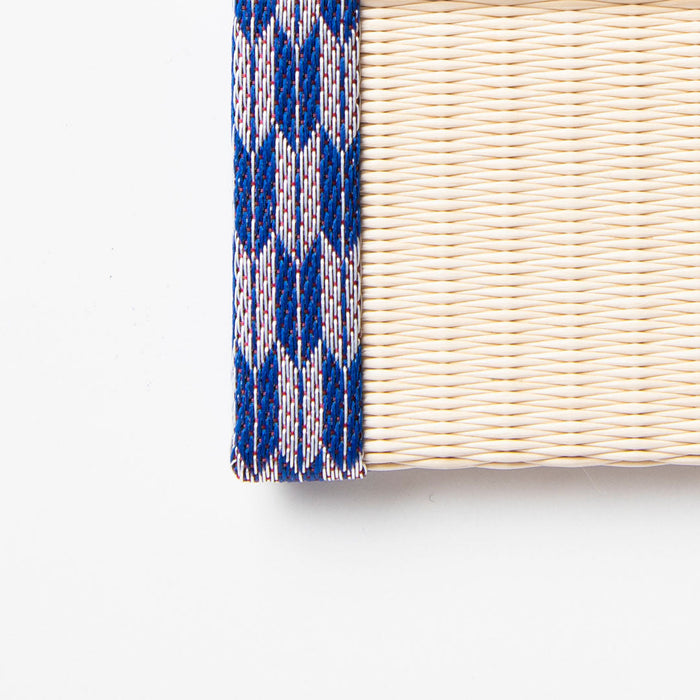 Smartphone Stand: Yabane (Arrow Feather) Pattern