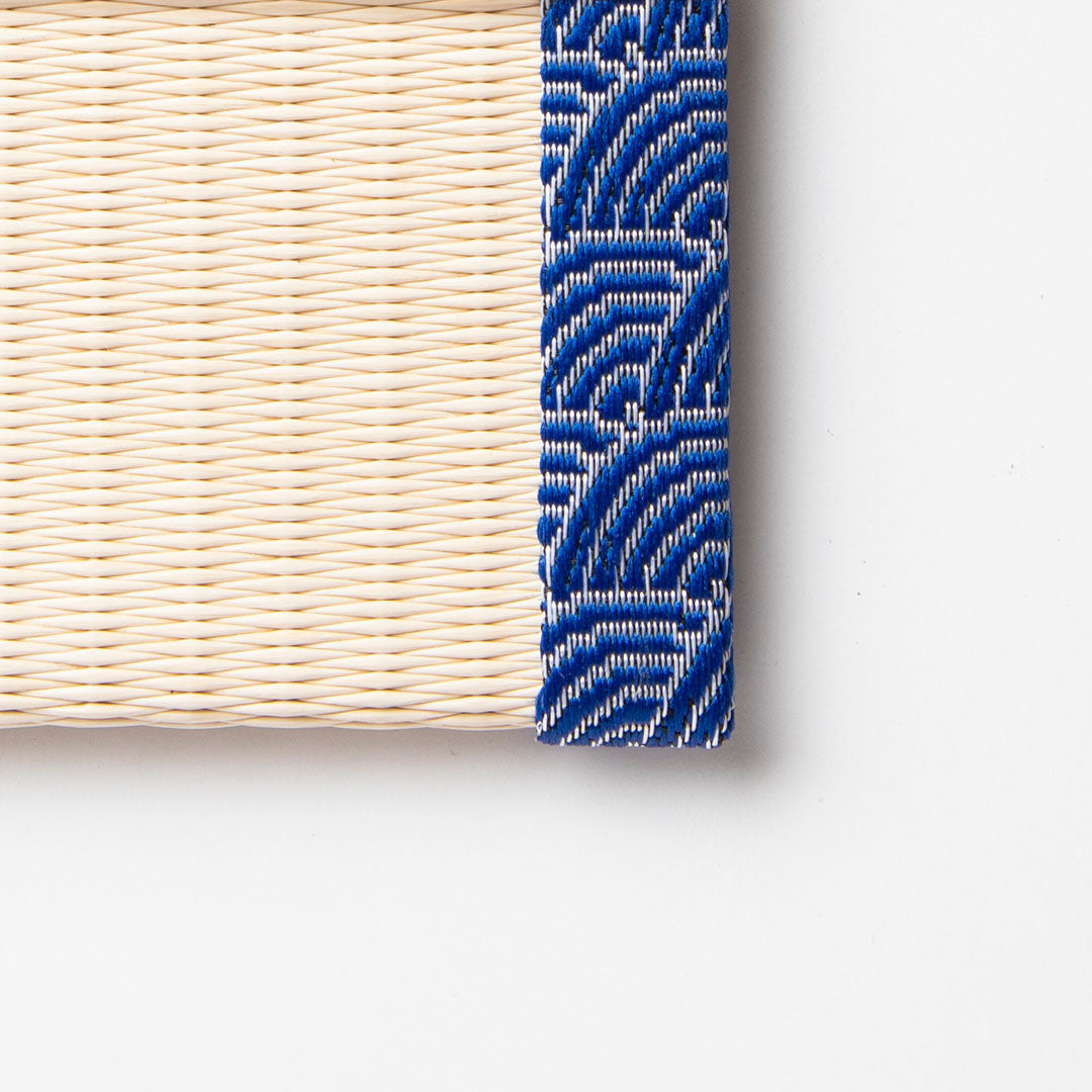 Smartphone Stand: Seigaiha (Blue)