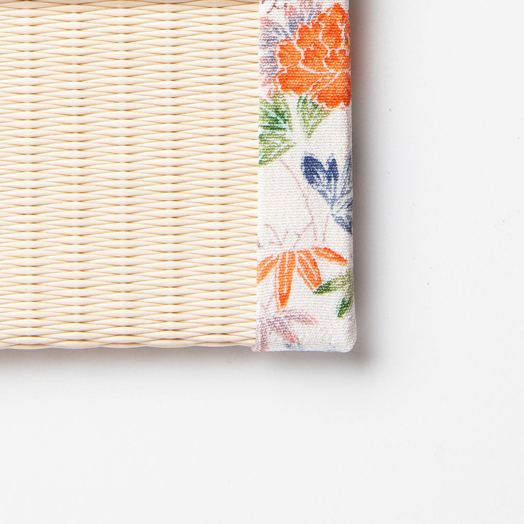 PP061 - スマートフォン置き　加賀友禅（白）